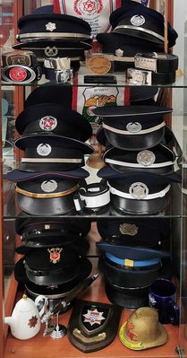 800px-PikiWiki_Israel_59598_firefighter_hats.jpg