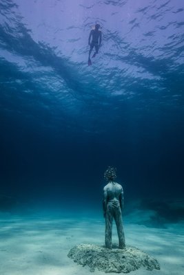 jason-decaires-taylor-underwater-sculpture-musan-museum-diving-cyprus-my-modern-met-2.jpg