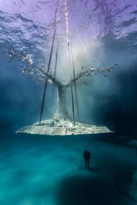 jason-decaires-taylor-underwater-sculpture-musan-museum-diving-cyprus-my-modern-met-11.jpg