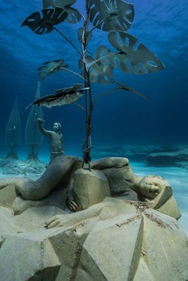 jason-decaires-taylor-underwater-sculpture-musan-museum-diving-cyprus-my-modern-met-3.jpg