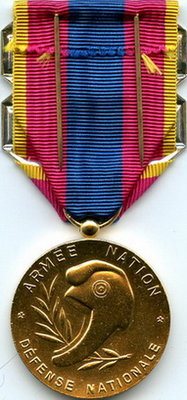 Medaille_de_la_defense_nationale_or_revers.jpg