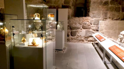 vitriny-s-eksponatami-v-muzeye.jpg (123.68 КБ) 442 просмотра vitriny-s-eksponatami-v-muzeye.jpg