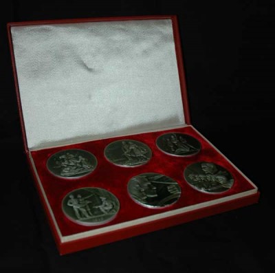 Commemorative medals of CC YCL 2.jpg