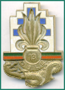 13° DBLE &#233;mail plat dos = MORE MAJORUM.jpg