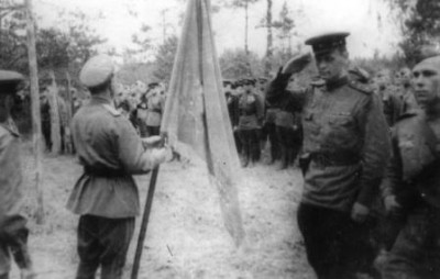 Копия Вручение гвардейского знамени 138 гв. арт. полку, 1943г..jpg