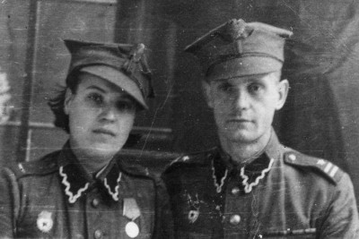 (3) С женой в Войске Польском, 1945г..jpg