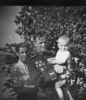 (10) с сыном первенцем . Баку.1948г..jpg