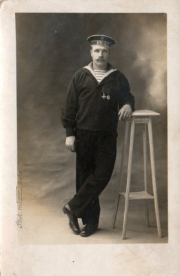 Иван Петрович Рыжов(Тулон,Франция 1917г).jpg