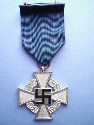 1_650_Obschaya_sluzhebnaya_medal_v_serebre__za_25_let_6096495.jpg