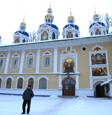 я в псково-печерском монастыре.jpg (147.43 КБ) 3155 просмотров я в псково-печерском монастыре.jpg