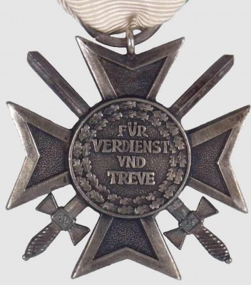 гражданская заслуга.с меч1.JPG