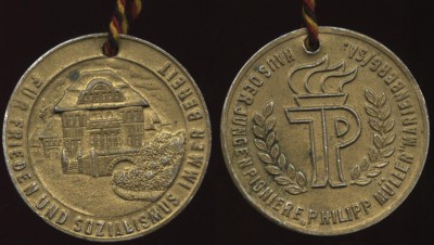 пионерия гдр, медаль.JPG