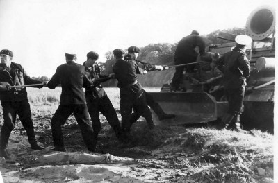 мп-бурлаки у моря.jpg