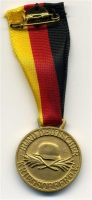 Für Verdienste um die Kriegsopfer in Gold_rv (Individuell).jpg