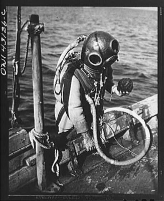 greek-sponge-diver.jpg