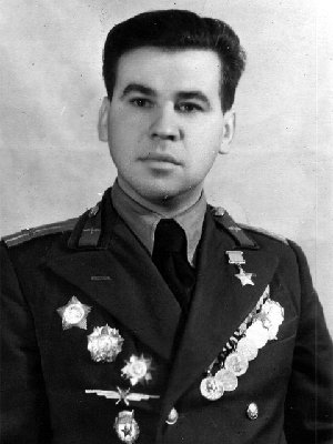  Максимович награды наоборот.jpg