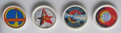 GDR_plastic_pins_s.jpg